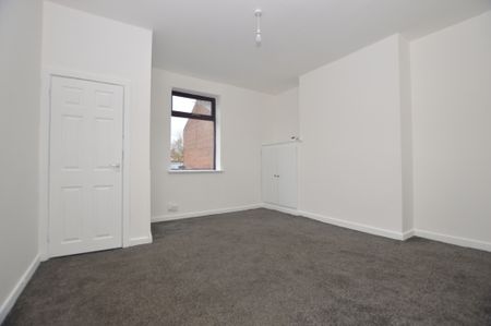 2 Bedroom Terraced House - Photo 4