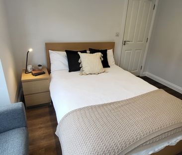 BEDROOM 4 – LARGE DOUBLE ENSUITE - Photo 5