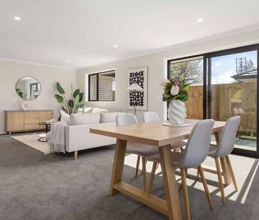 Brand new Living! - Photo 2