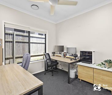 STUNNING FAMILY HOME IN BEAUTIFUL KINROSS ESTATE - Photo 5