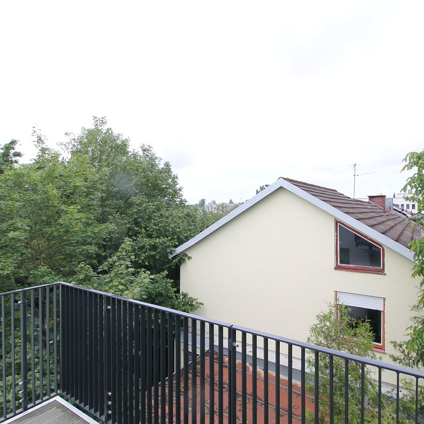 Moderne 2-Zimmerwohnung mit schickem Bad und Balkon - Foto 1