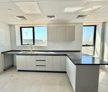 Brand New Luxury 2 BR Apartment For Rent Maid Room - Photo 5