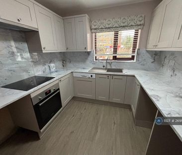 3 bedroom semi-detached house to rent - Photo 6