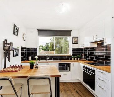 Centrally located! - Photo 2