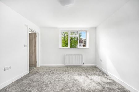 3 bedroom detached house to rent - Photo 2