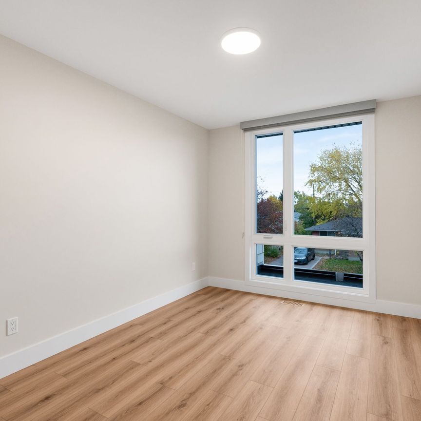 For Lease - 1348 Avenue Q Avenue Unit# A, Alta Vista and Area, Ontario - Photo 1