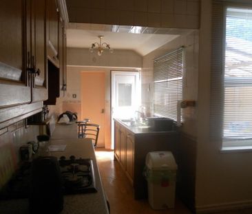 3 bedroom terraced house to rent - Photo 5