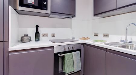 Deluxe 2 bed Apartment - Photo 4