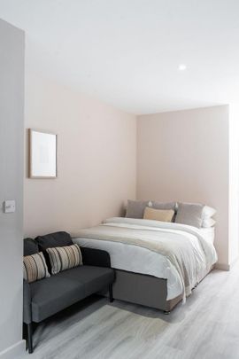 Studio to rent - Photo 1