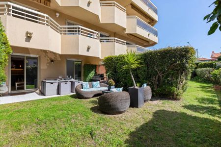 Location Appartement - Juan-les-Pins - Photo 4