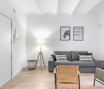 Carrer dEnric Prat de la Riba, L'Hospitalet de Llobregat, Catalonia... - Photo 2