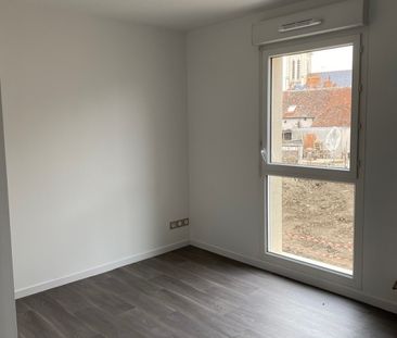 Location Appartement 3 pièces 69m² ST CYR EN VAL 45590 - Photo 2