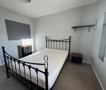 3 bedroom flat to rent - Photo 1