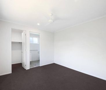 Outstanding Gorgeous Townhouse in Cooroy! - Photo 1