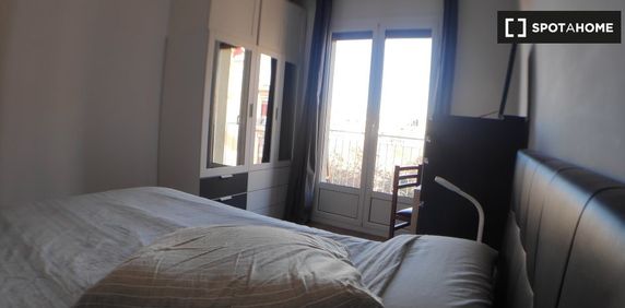 barcelona, Catalonia 08013 - Photo 2