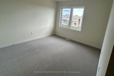 For Lease - 9 Mountainside Crescent, Whitby, Ontario - Photo 5