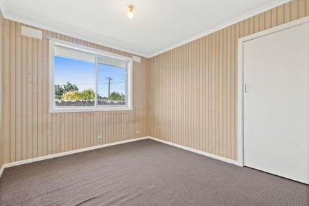 Charming 3-Bedroom Home in Thomastown - Photo 2