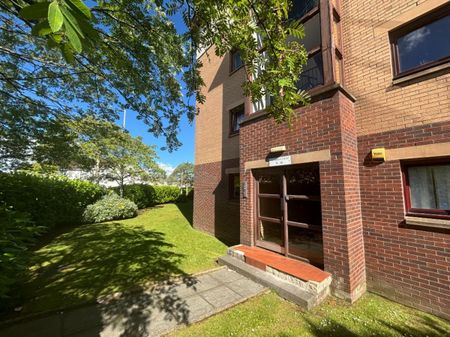 Caledonia Court Renfrewshire, PA3 2LL - Photo 3