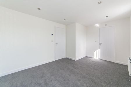 3 bedroom detached house to rent - Photo 3