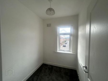 81 Strandburn Drive, Sydenham, Belfast, BT4 1NB - Photo 4