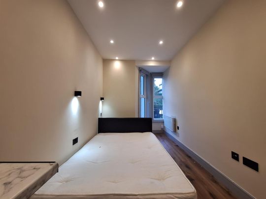 Harefield Road, Uxbridge UB8, London - Photo 1