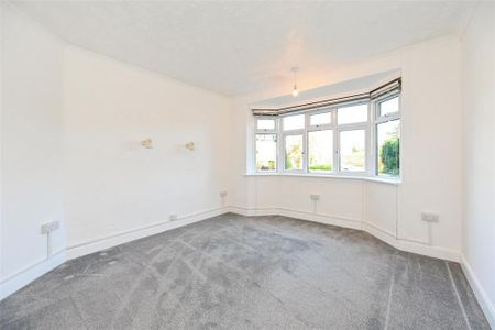 3 bedroom detached bungalow to rent - Photo 2