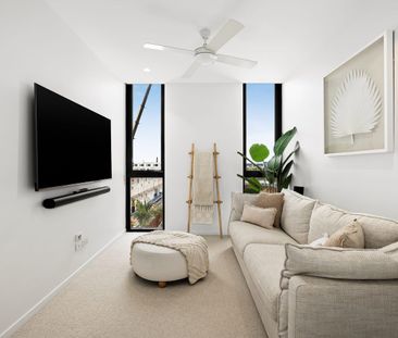 Coastal Luxury – Steps from Bokarina Beach - Photo 2