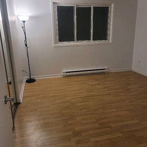 Beau 4 1/2 à Brossard secteur "T" - Photo 2