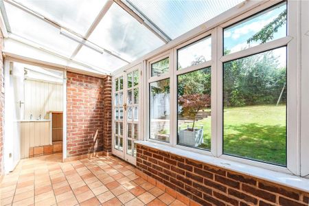 4 bedroom detached house to rent - Photo 4