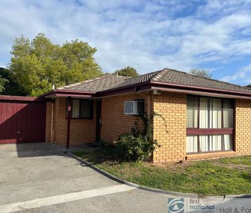 SPACIOUS THREE-BEDROOM UNIT IN PRIME LOCATION! - Photo 2