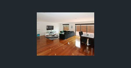Move In Before the Holidays - Spacious Home in the Heart of Epping! - Photo 5