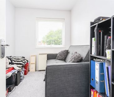 Clyfton Close, Broxbourne - Photo 4