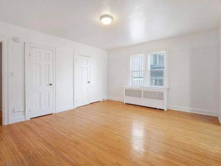Bold Street Apartments — Bachelor - Photo 3