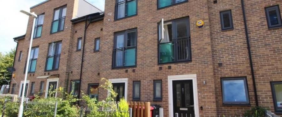 3 bedroom townhouse to rent - Photo 1