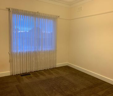 Family home awaits! - Photo 5