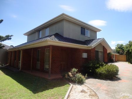 Spacious Townhouse in Prime Location - McKinnon School Zone - Photo 5