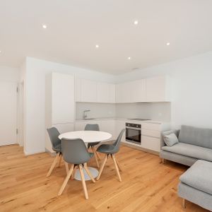 2.5 LOCALI COMPLETAMENTE AMMOBILIATO - Foto 2