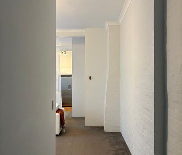 Chippendale - Photo 4