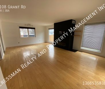 4 Bed, 2.5 Bath FULL HOUSE W/ Garage in Whitmore Park - Photo 6