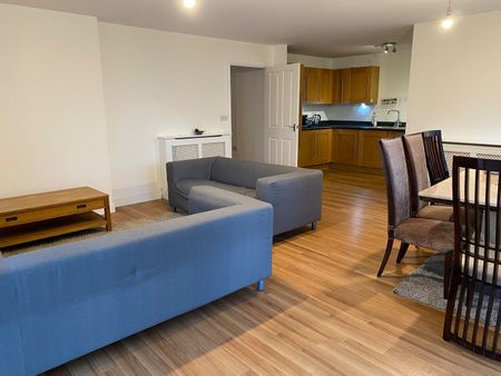 3 Bed Flat, Exeter House, RM8 - Photo 2