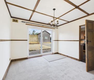 3 bedroom end of terrace house to rent - Photo 2