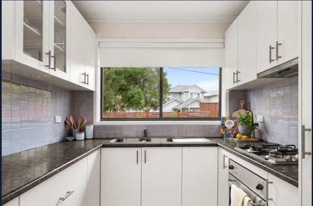 Pristine presentation, prime location *6 Month Lease* - Photo 1