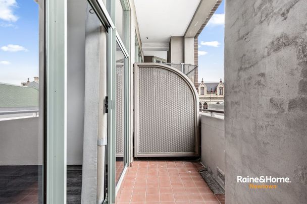 Separate living studio apartment located on King Street - Photo 1