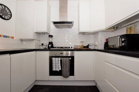 Flat to rent - Weston Street, London, SE1 - Photo 5