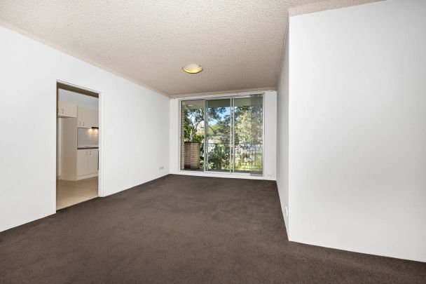 Spacious Two Bedroom Apartment with Parking in Ideal Location - Photo 1