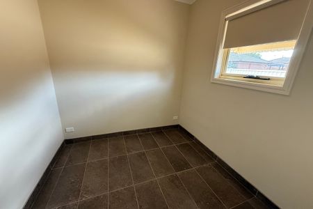 2 Bedroom + Study - Photo 3