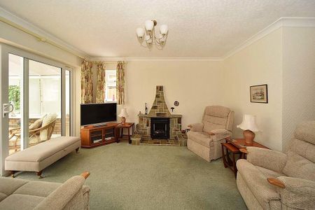 3 bedroom detached house to rent - Photo 2
