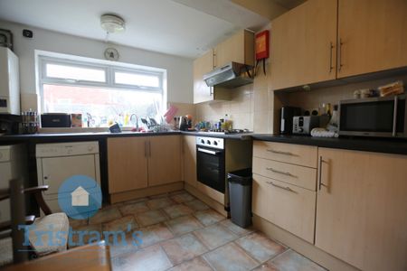 3 bed Mid Terraced House for Rent - Photo 3