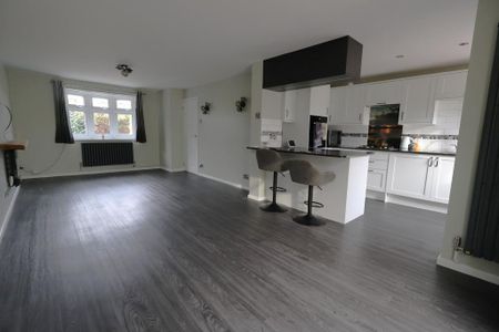 3 bedroom detached house to rent - Photo 2