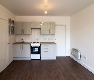 1 bedroom ground floor flat to rent - Photo 3